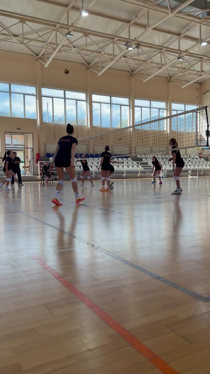 Six-on-six game situation in a training hall